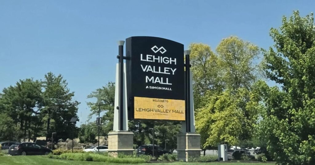 Lehigh Valley Mall's newest tenant serving up award-winning wines, brick-oven pizza | Eat, Sip, Shop