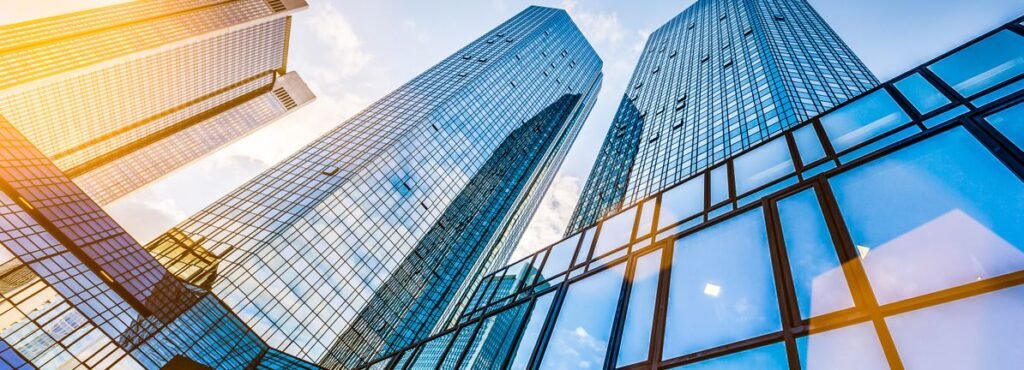 Assessing Evergrande Property Services Group (SEHK:6666) Valuation as Investor Interest Builds